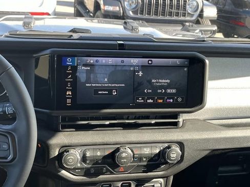 New 2026 Jeep Gladiator Sport AWD/4WD image 15
