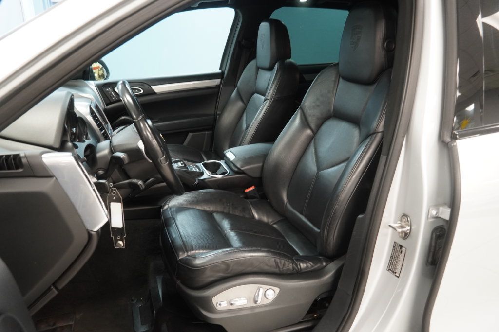 Used 2012 Porsche Cayenne AWD/4WD image 3