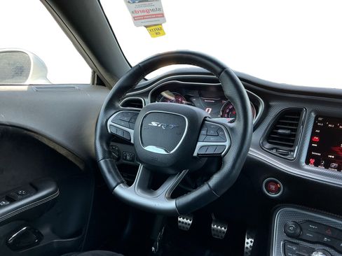 Used 2015 Dodge Challenger SRT Hellcat image 12