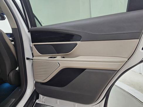 Used 2024 Lincoln Nautilus Reserve image 23