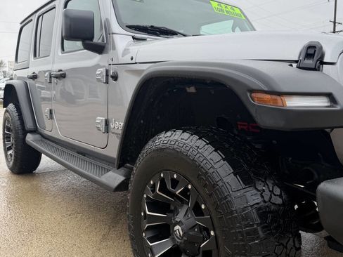 Used 2018 Jeep Wrangler Unlimited Sport S image 8