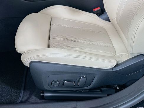 New 2026 BMW 330i Sedan w/ M Sport Package RWD image 21