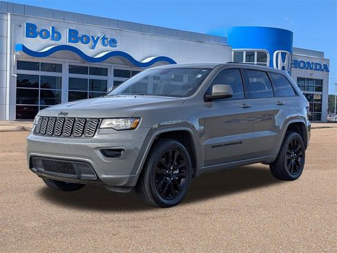 Used 2022 Jeep Grand Cherokee Laredo X image 7