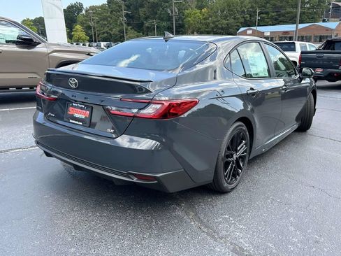 New 2026 Toyota Camry Hybrid FWD image 3