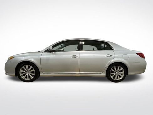 Used 2012 Toyota Avalon Limited image 28