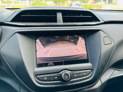 Used 2021 Chevrolet TrailBlazer LS FWD image 30