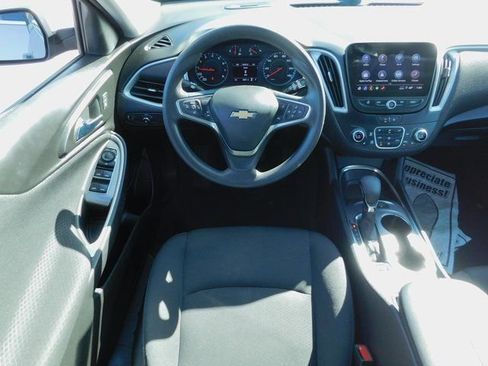 Used 2025 Chevrolet Malibu LT image 14