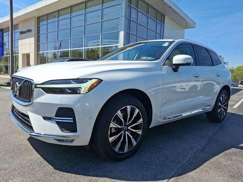 Certified 2023 Volvo XC60 B5 Plus w/ Climate Package AWD/4WD image 3