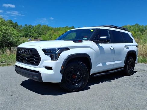 Used 2025 Toyota Sequoia TRD Pro AWD/4WD image 2