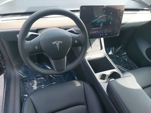 Used 2023 Tesla Model Y Long Range AWD/4WD image 16