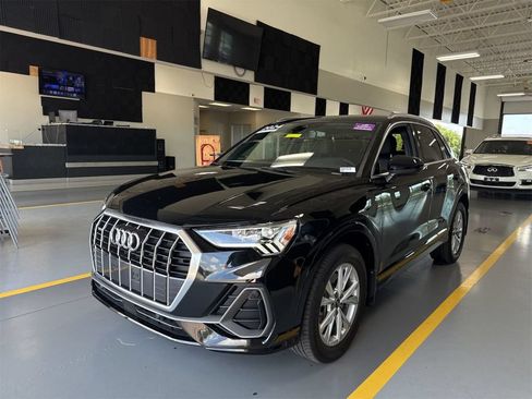 Used 2024 Audi Q3 2.0T Premium AWD/4WD image 2