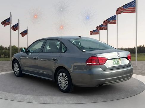 Used 2014 Volkswagen Passat 1.8T S FWD image 7