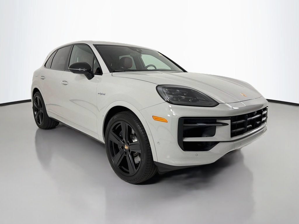 Certified 2026 Porsche Cayenne E-Hybrid AWD/4WD image 7