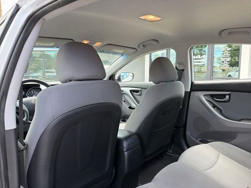 Used 2016 Hyundai Elantra SE FWD image 17