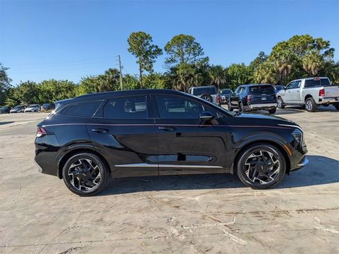 Certified 2025 Kia Sportage SX image 10