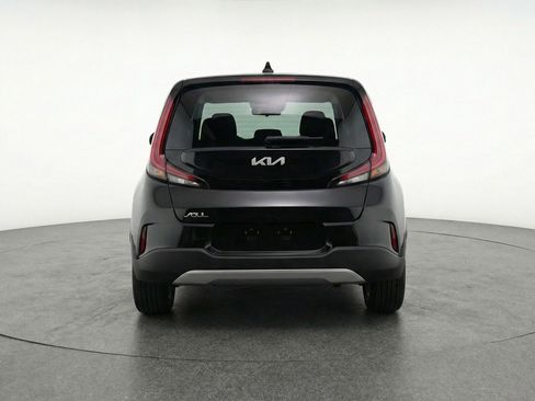 Used 2025 Kia Soul LX w/ LX Technology Package FWD image 7