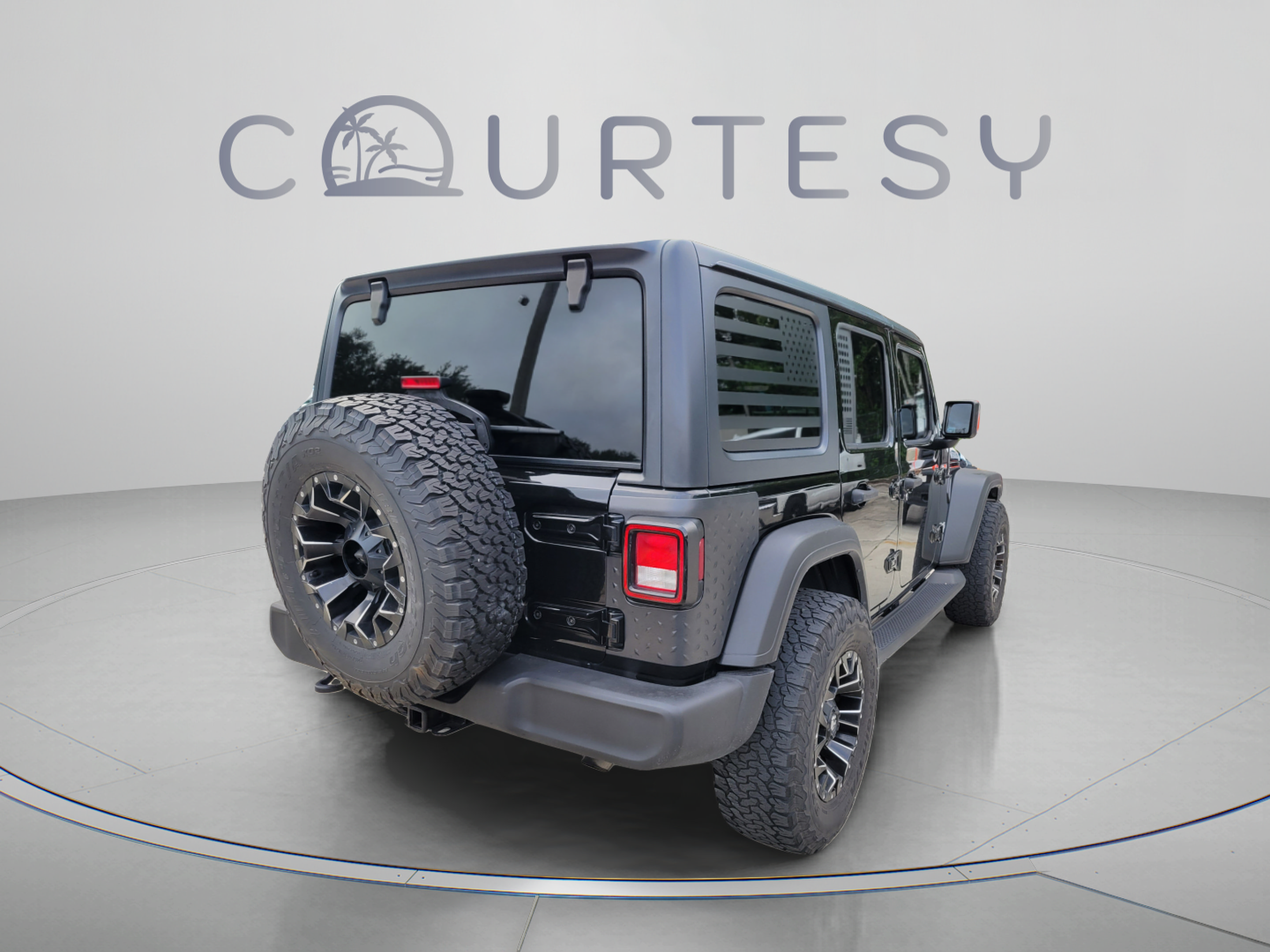 Used 2018 Jeep Wrangler Unlimited Sport S AWD/4WD image 3