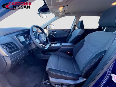 Used 2023 Nissan Rogue SV image 26