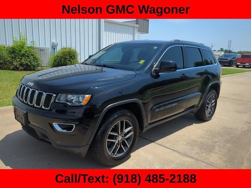 Used 2018 Jeep Grand Cherokee Laredo AWD/4WD image 1