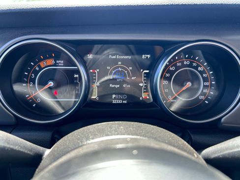Used 2023 Jeep Gladiator Sport AWD/4WD image 20