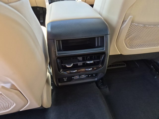 Used 2023 Jeep Grand Cherokee 4WD 4xe image 18
