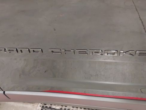 New 2025 Jeep Grand Cherokee Altitude image 32