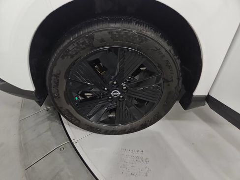 Certified 2025 Nissan Murano SV AWD/4WD image 27