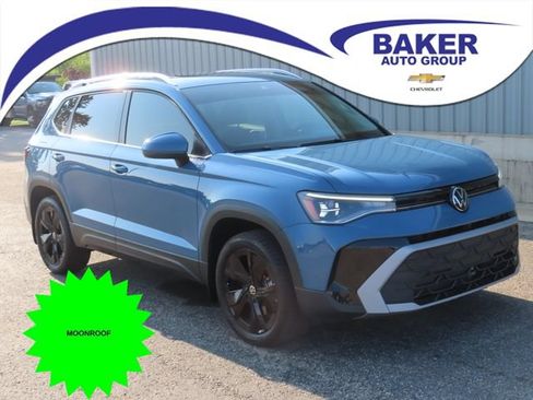 Used 2025 Volkswagen Taos SE FWD image 1