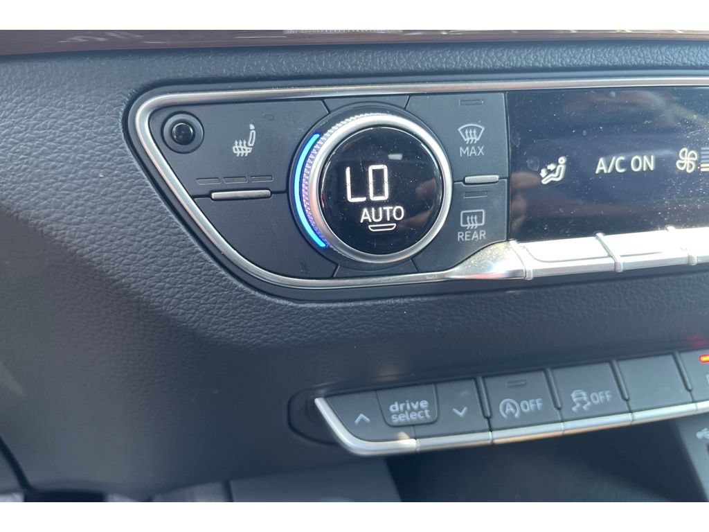 Used 2024 Audi Q5 2.0T Premium AWD/4WD image 29