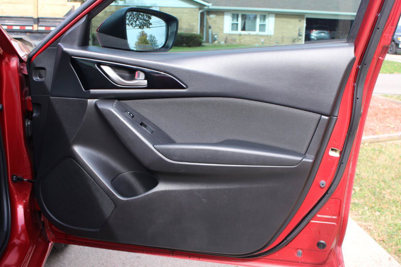 Used 2016 MAZDA MAZDA3 i Touring FWD image 36