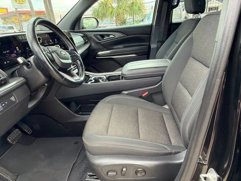 Used 2024 Chevrolet Traverse LT FWD image 7