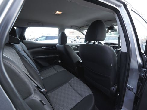 Used 2021 Nissan Rogue Sport SV image 37