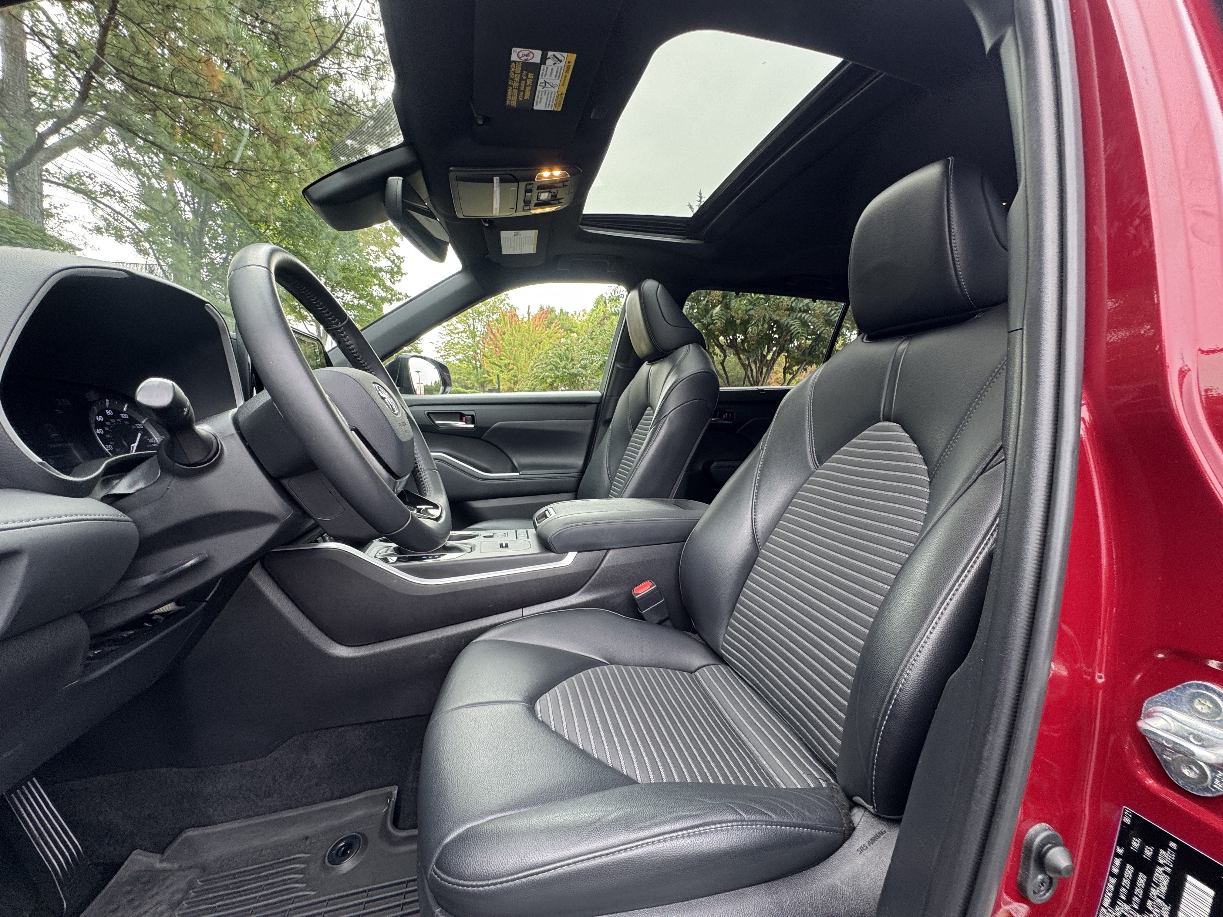 Certified 2021 Toyota Highlander XSE FWD image 11