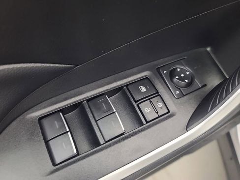 Used 2025 Toyota RAV4 XLE AWD/4WD image 24