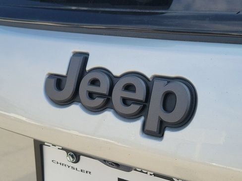 Used 2025 Jeep Compass Trailhawk w/ Trailhawk Elite Group AWD/4WD image 6