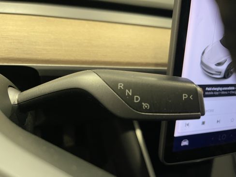 Used 2020 Tesla Model 3 Standard Range Plus RWD image 18
