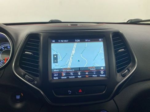 Used 2019 Jeep Cherokee Trailhawk w/ Comfort & Convenience Group image 15