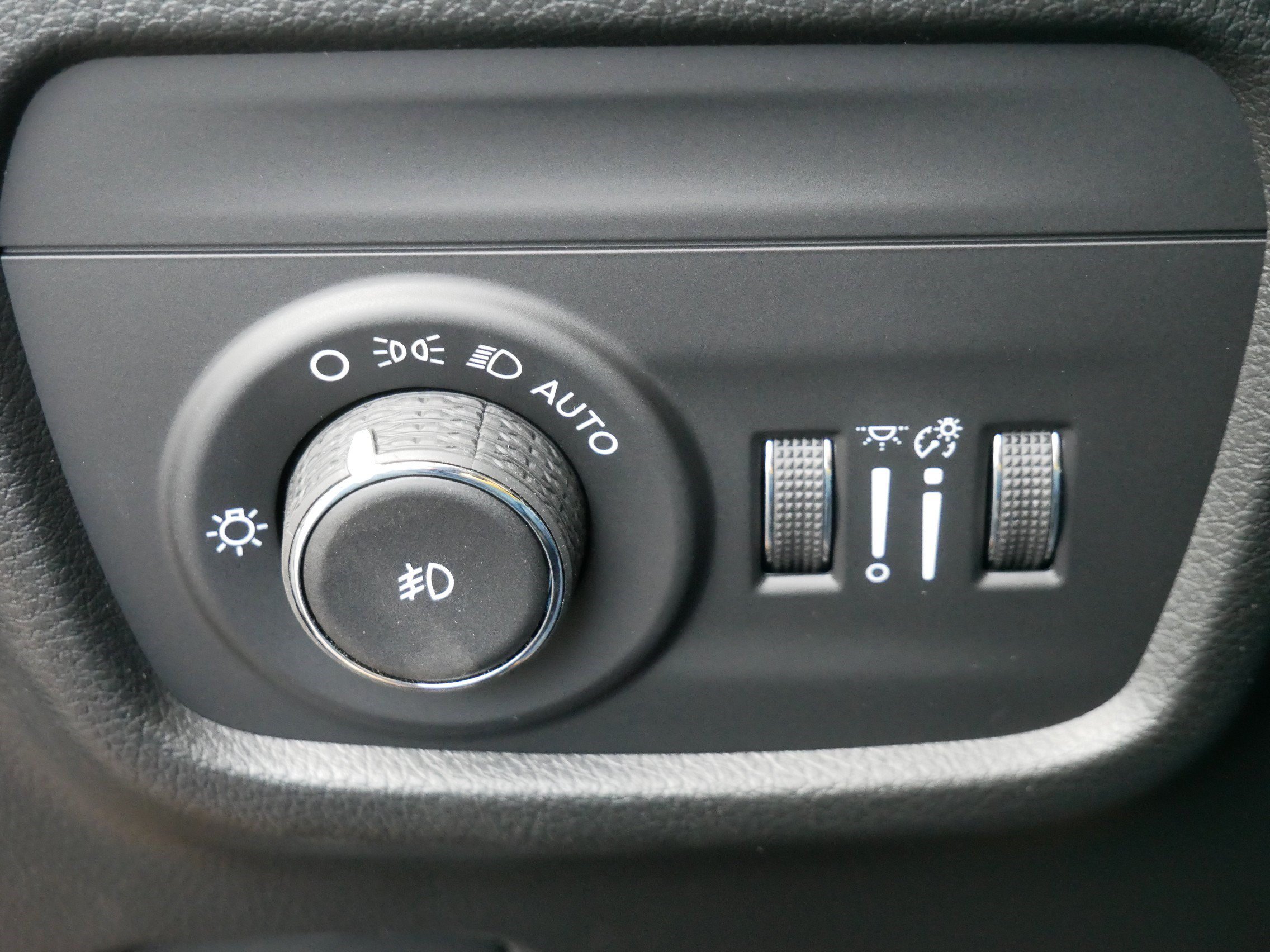 New 2027 Jeep Grand Cherokee Limited AWD/4WD image 14
