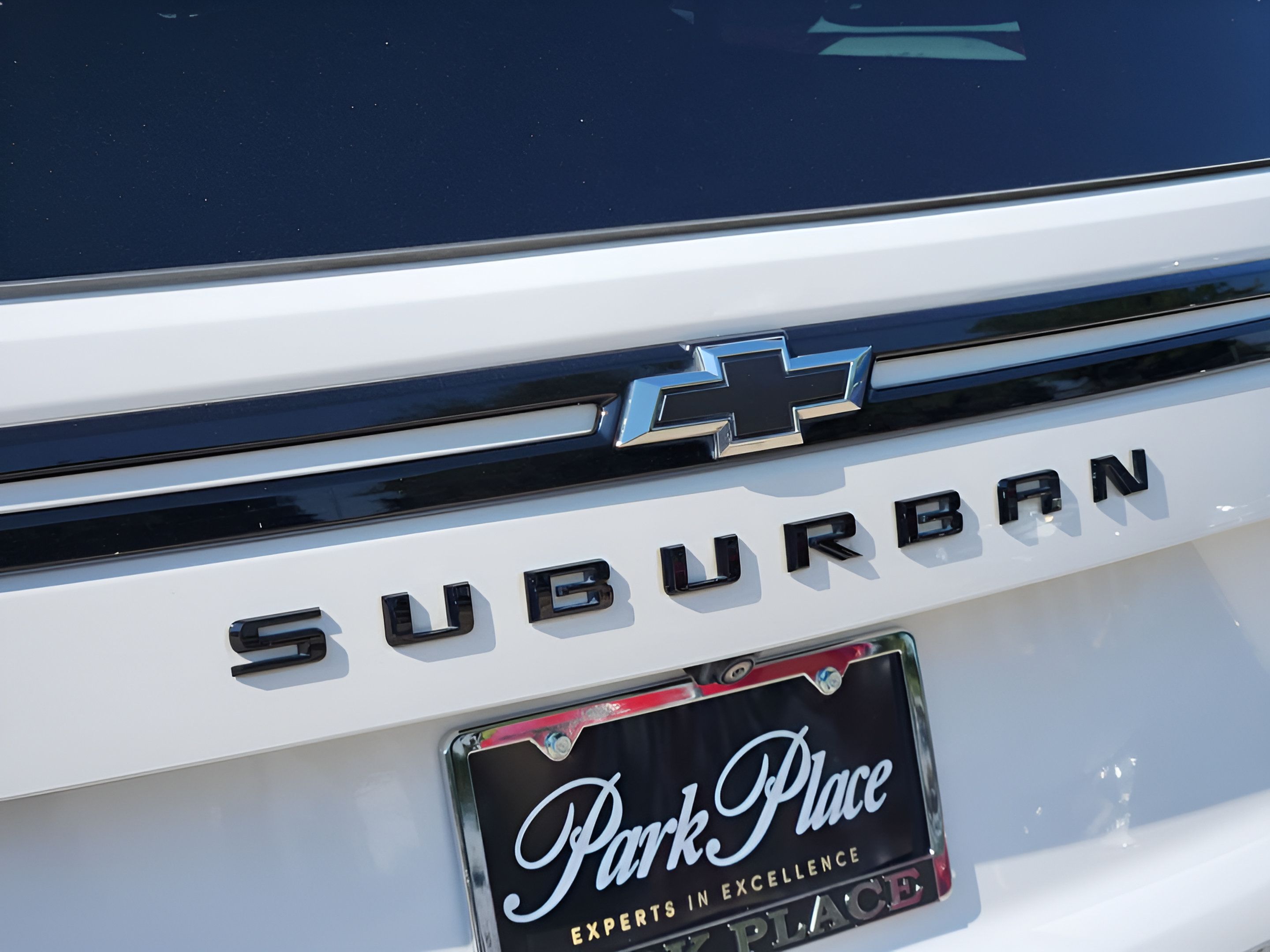 Used 2023 Chevrolet Suburban Z71 w/ Luxury Package AWD/4WD image 40