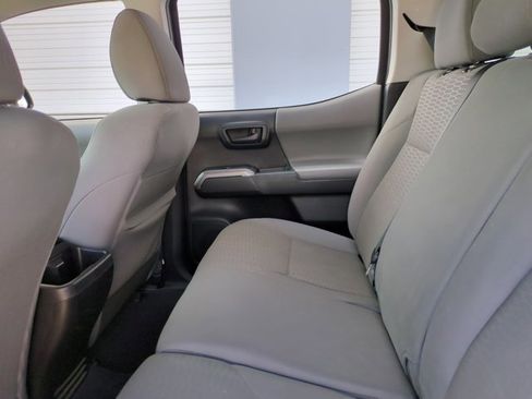 Used 2016 Toyota Tacoma SR5 w/ Towing Package image 17