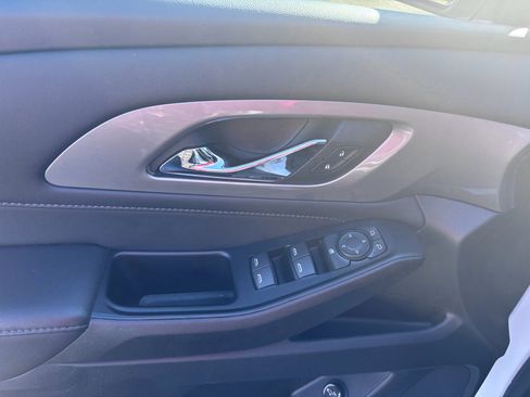 Used 2023 Chevrolet Traverse LT image 26