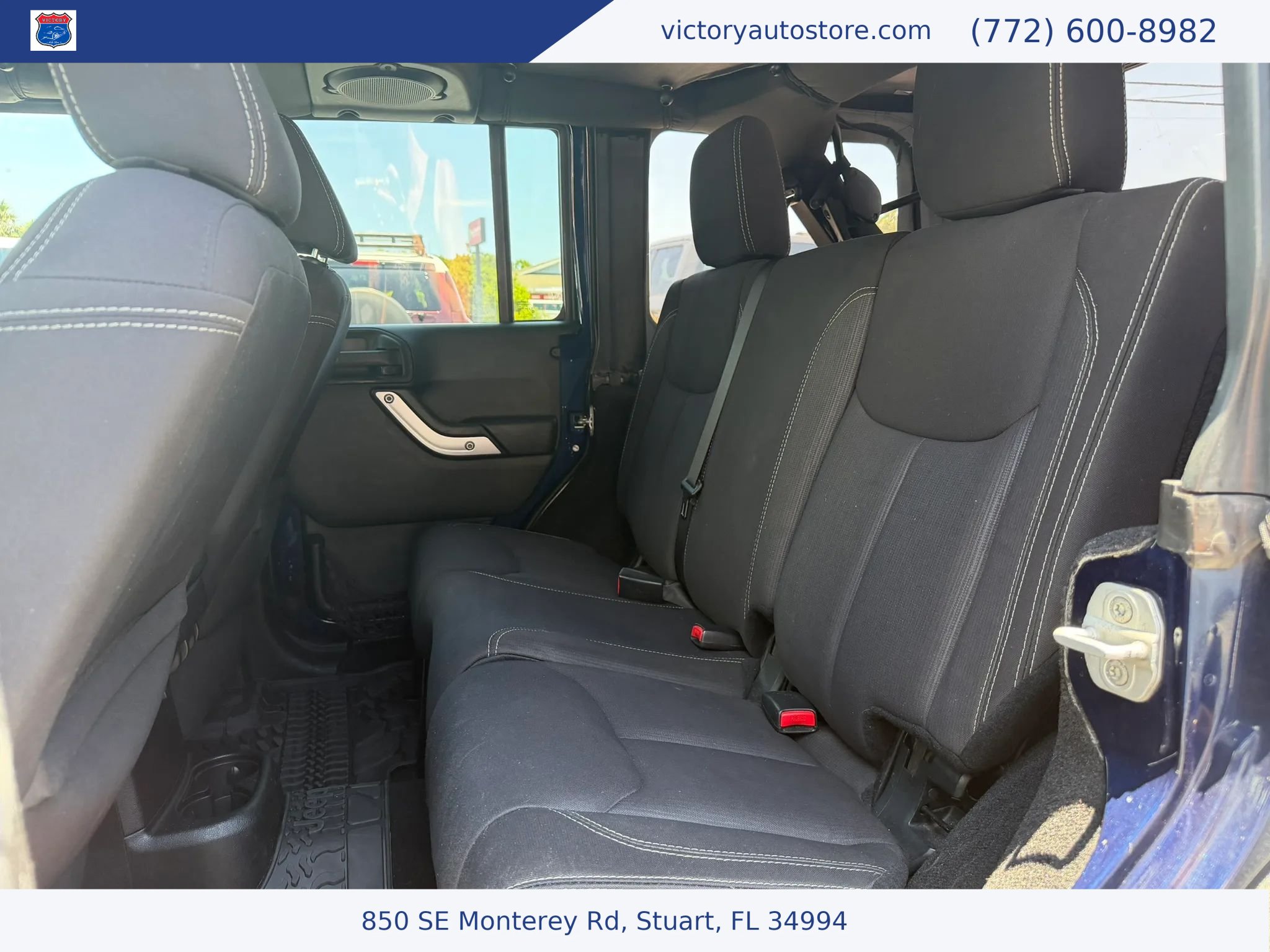Used 2013 Jeep Wrangler Unlimited Rubicon w/ Connectivity Group AWD/4WD image 17