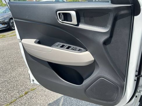 New 2026 Hyundai Venue SEL FWD image 27