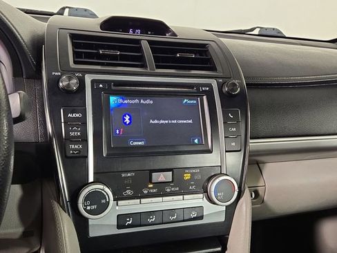 Used 2012 Toyota Camry LE image 17