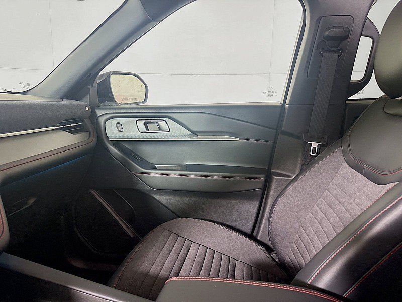 New 2025 Ford Explorer ST-Line w/ Premium Package AWD/4WD image 25