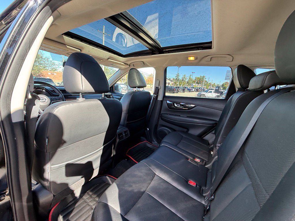 Used 2018 Nissan Rogue SL w/ Premium Package AWD/4WD image 23