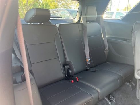 Used 2023 Chevrolet Traverse Premier image 17
