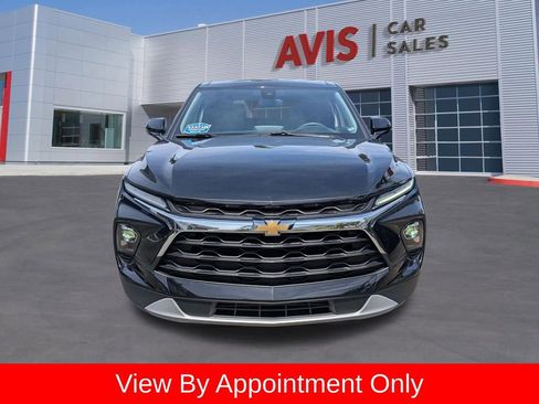Used 2025 Chevrolet Blazer LT FWD image 2