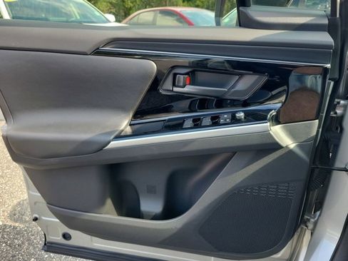 Used 2024 Toyota bZ4X Limited image 36