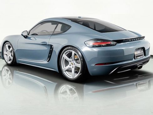 Used 2017 Porsche 718 Cayman Base image 15